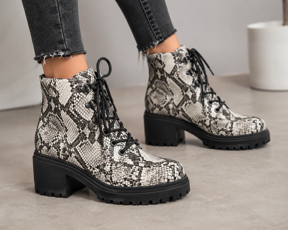 Dirty Laundry Snake Print Chunky Ankle Boots – Women’s Size 6.5M